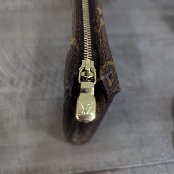 Authentic Louis Vuitton Accessories Pouch - Picture 7 of 12